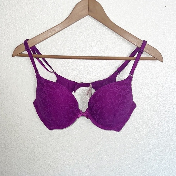 Victoria's Secret Lace Adjustable Strap Push Up Bra - Picture 1 of 10